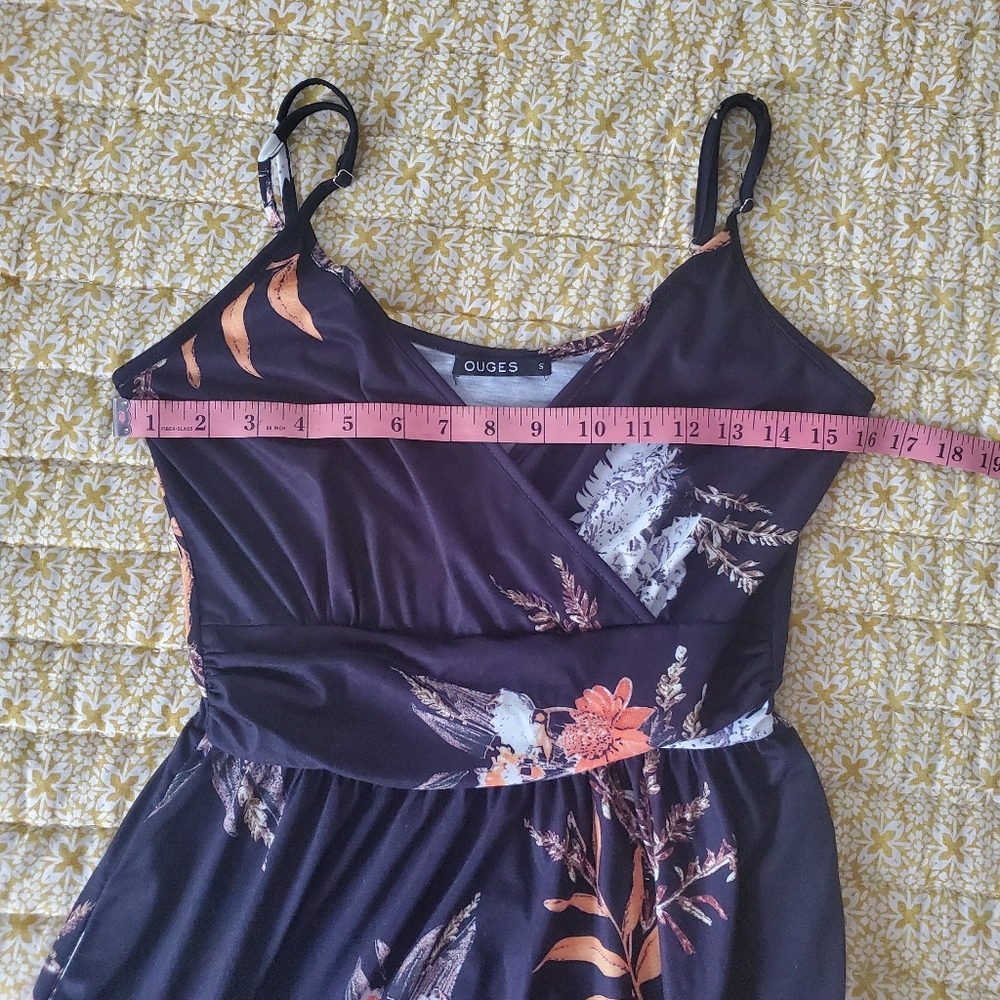❄️ 3/$12 NWOT Ouges Black Floral Dress